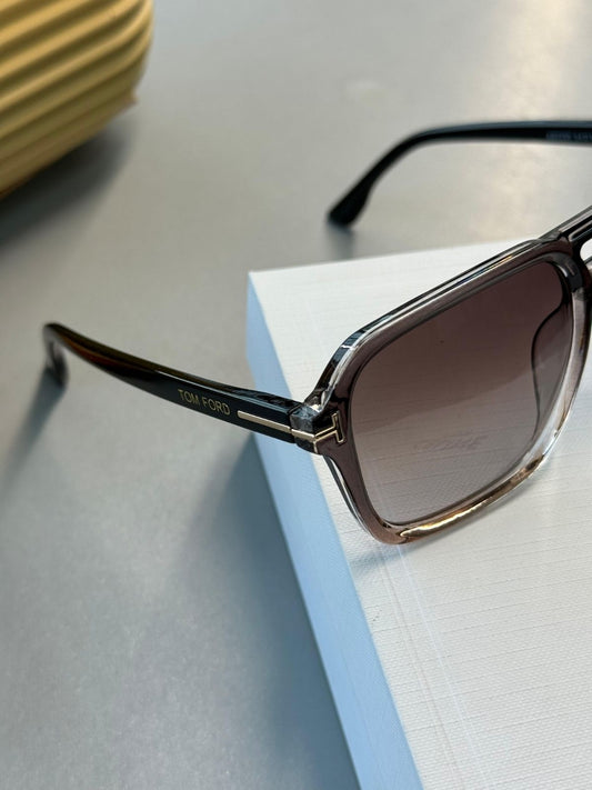 Tom Ford Dikdörtgen Güneş Gözlüğü – Şeffaf Füme