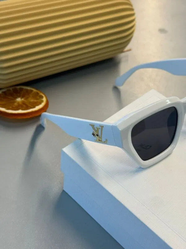Louis Vuitton Clash Kare Güneş Gözlüğü – Beyaz
