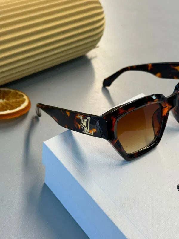 Louis Vuitton Clash Kare Güneş Gözlüğü – Tortoise Brown