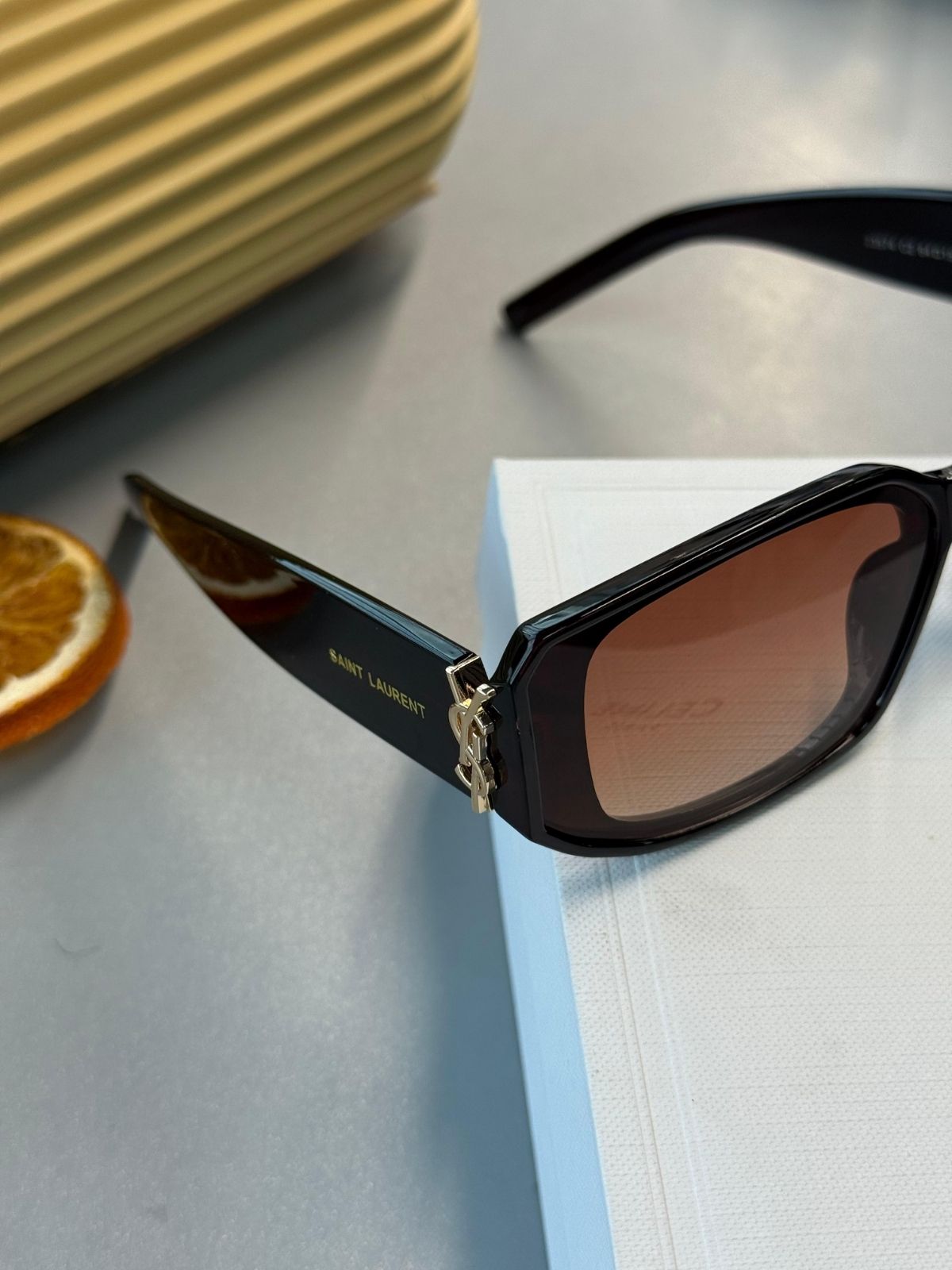 Yves Unisex Vintage Güneş Gözlüğü – Siyah Degrade