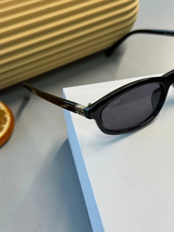 Miu Miu Tortoise Oval Güneş Gözlüğü – Siyah