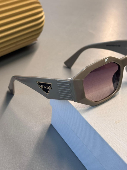 Prada Retro Effect Güneş Gözlüğü – Vizon