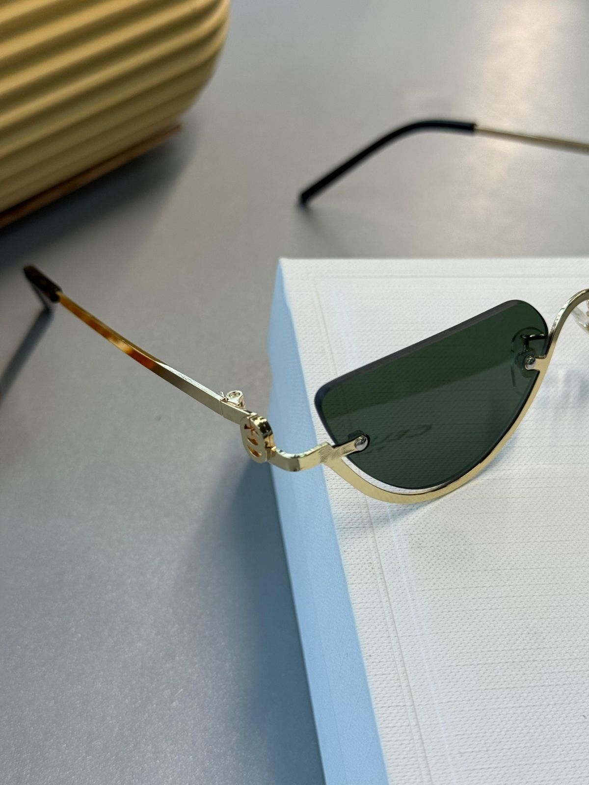 Gucci Metal Çerçeve Gold Güneş Gözlüğü – Yeşil