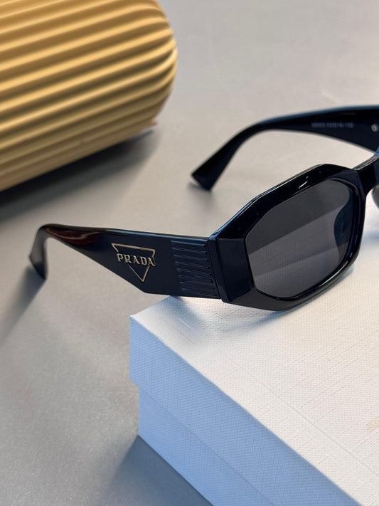 Prada Retro Effect Güneş Gözlüğü – Siyah