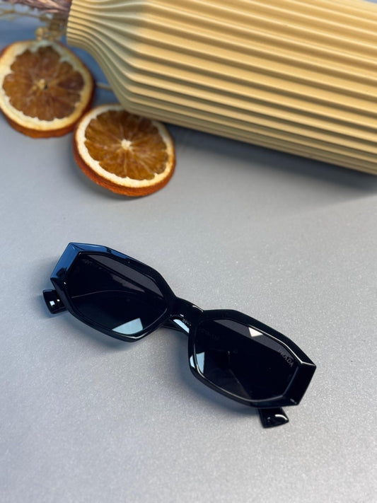 Prada Retro Effect Güneş Gözlüğü – Siyah
