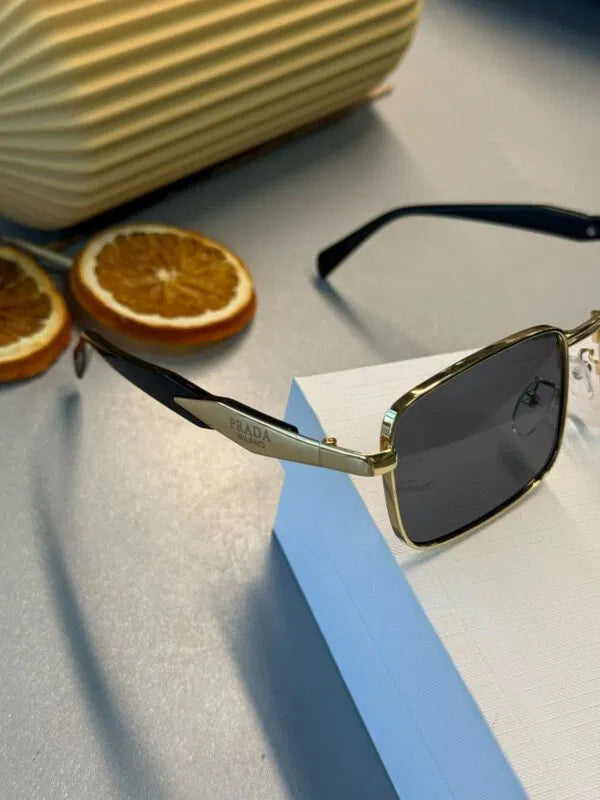 Prada PR Polarize Güneş Gözlüğü – Gold