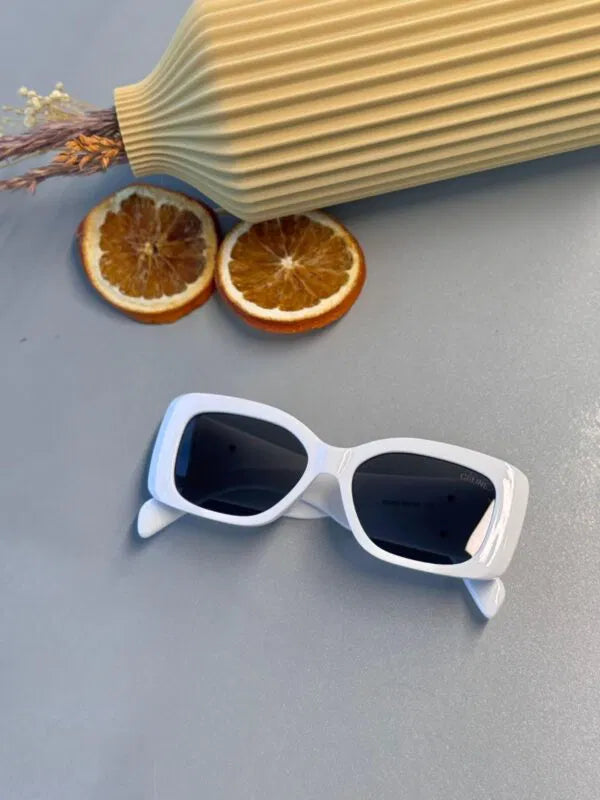 Celine Triomphe XL 01 CL – Dikdörtgen Güneş Gözlüğü – Beyaz