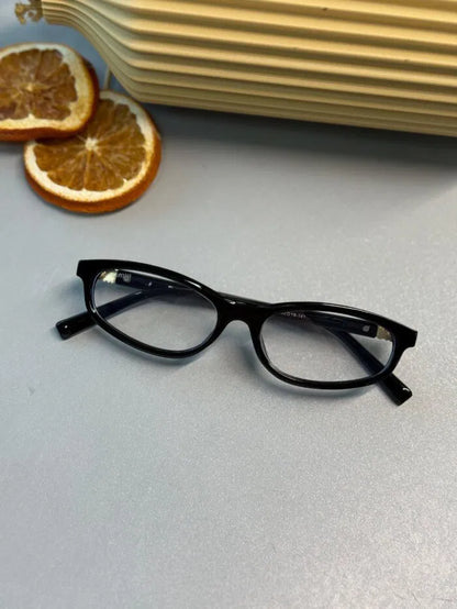Miu Miu Tortoise Oval Güneş Gözlüğü – Opal Şeffaf
